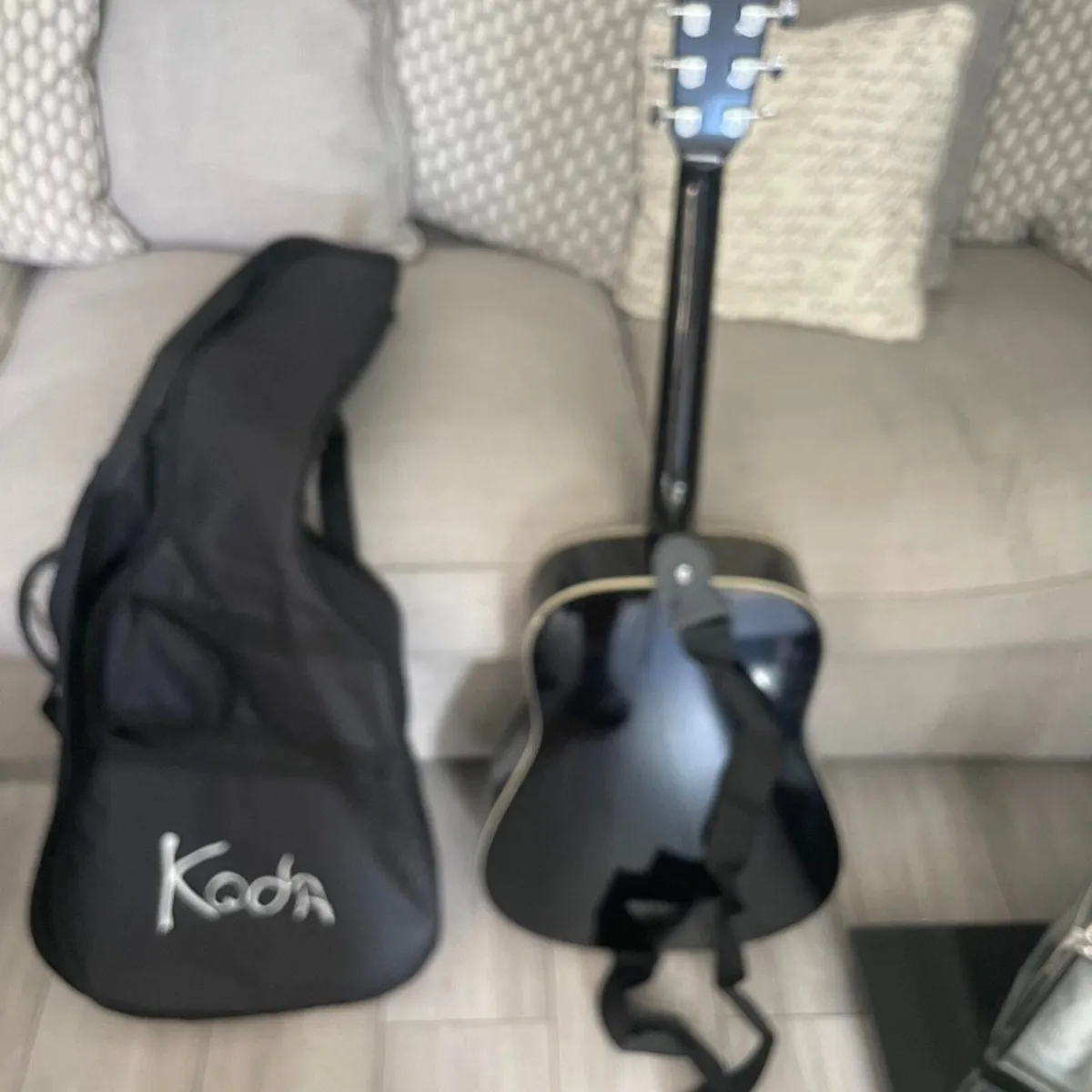 Guitar - Image 4