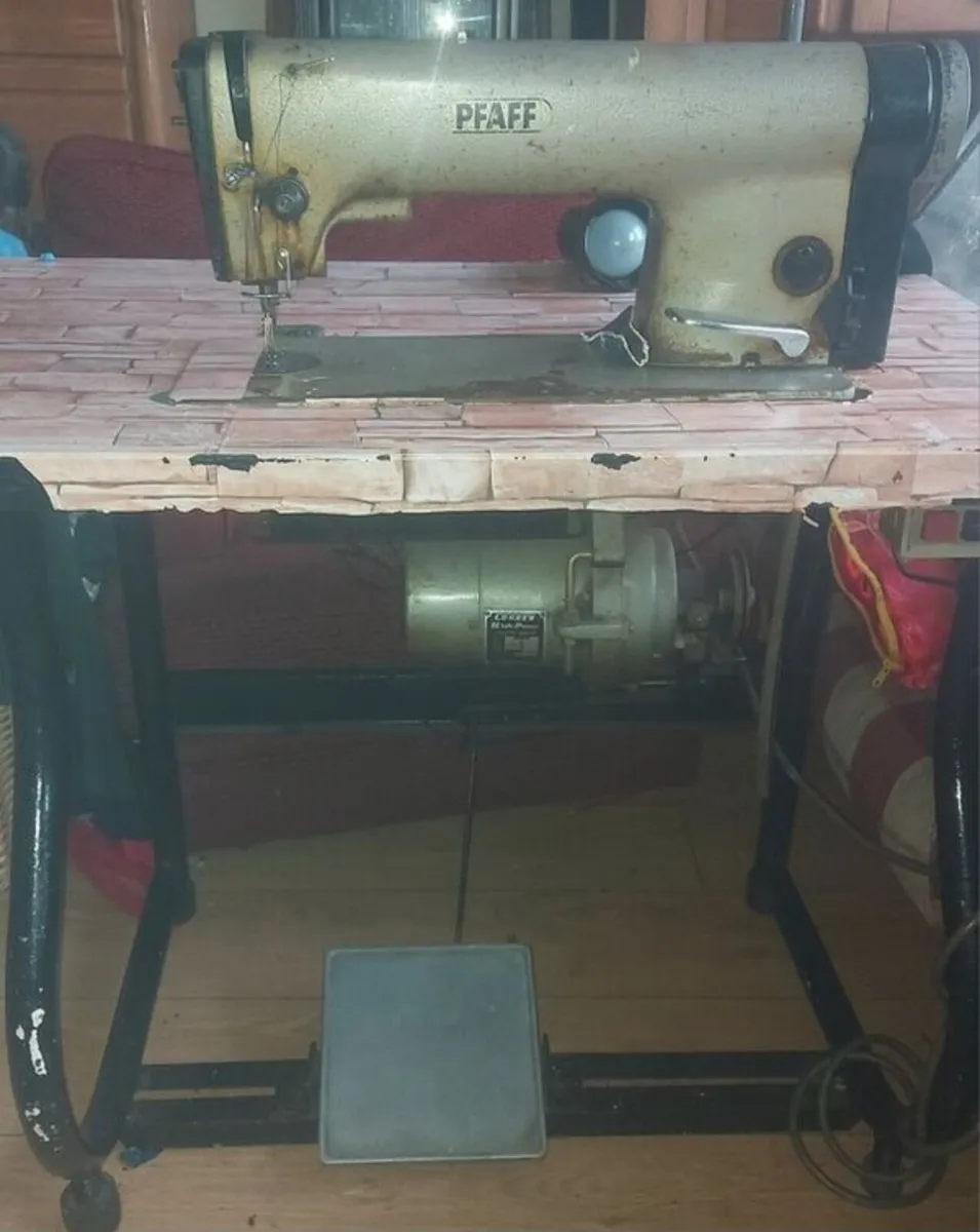 Industrial Pfaff sawing machine - Image 3