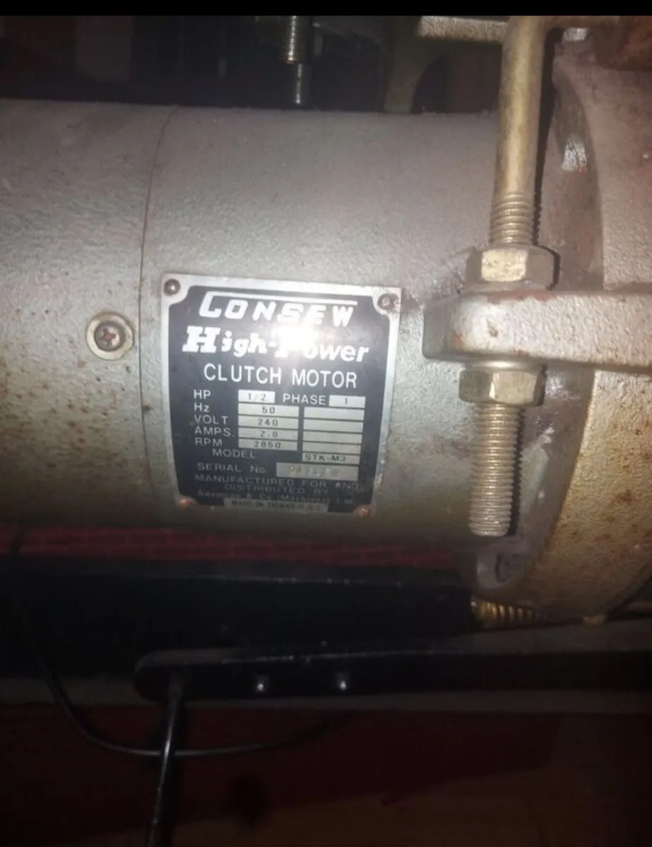 Industrial Pfaff sawing machine - Image 4