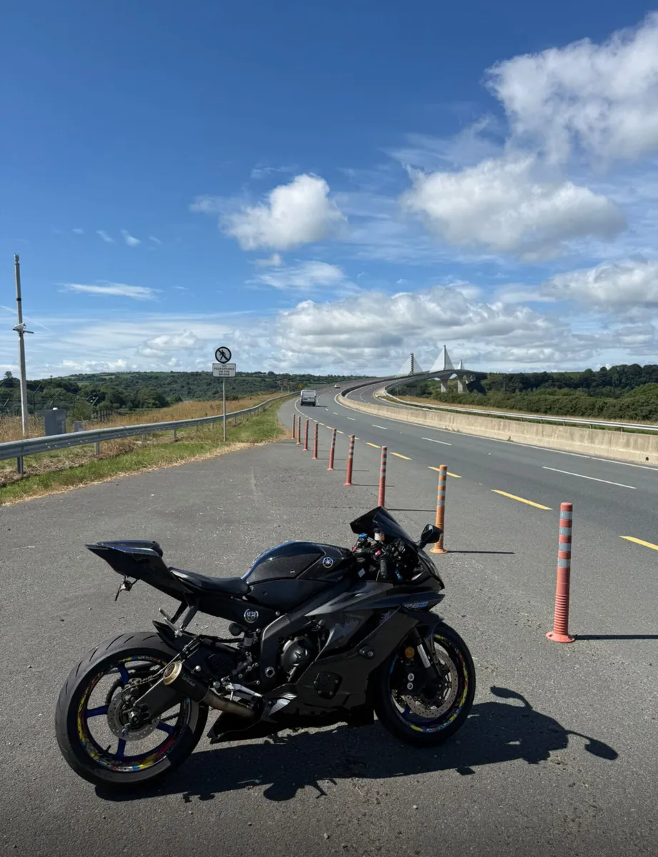 Yamaha R6 - Image 3