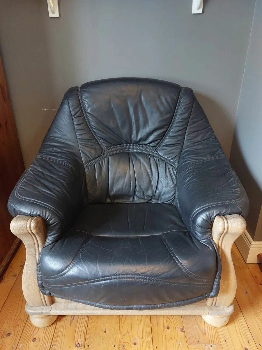Leather 3 piece suite - Image 1