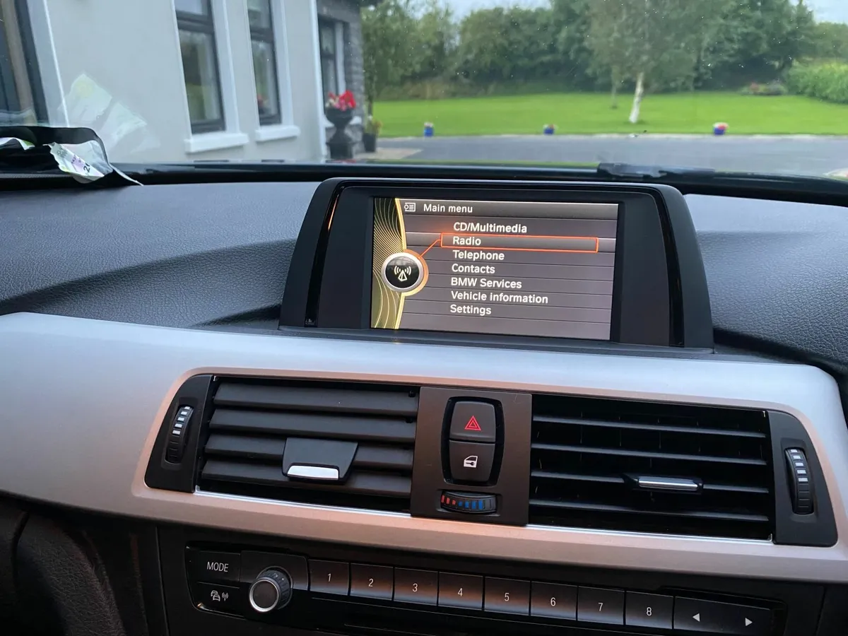 BMW 3-Series 2012 - Image 2