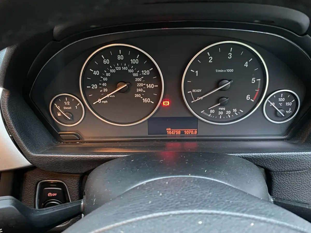BMW 3-Series 2012 - Image 3