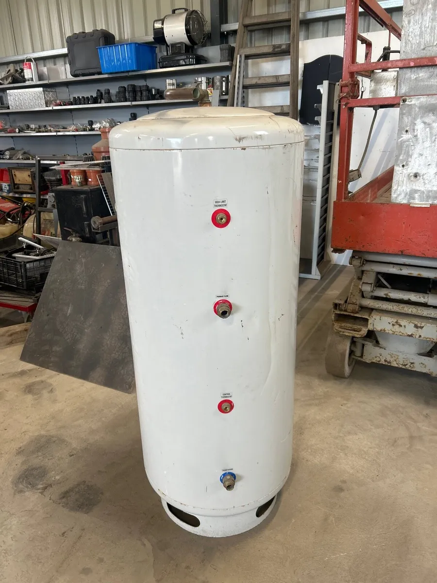 Hot water cylinder - Image 1