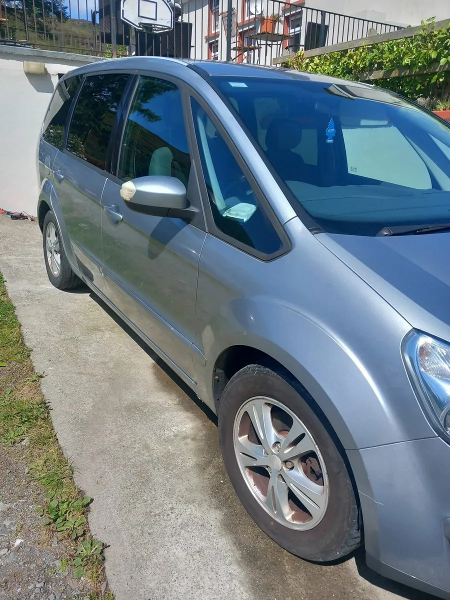 Ford Galaxy 2010 - Image 2