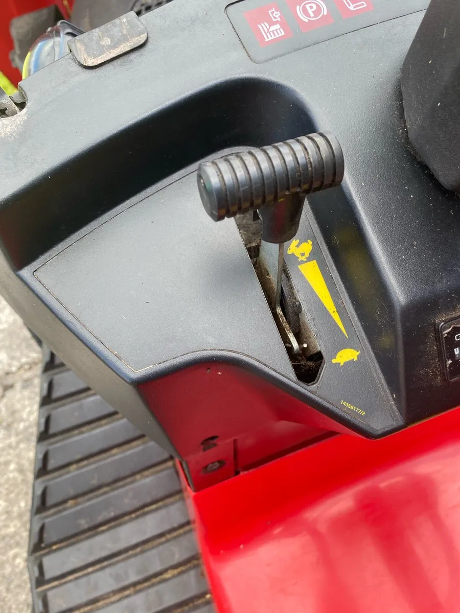 Ride on lawn mower - Image 2