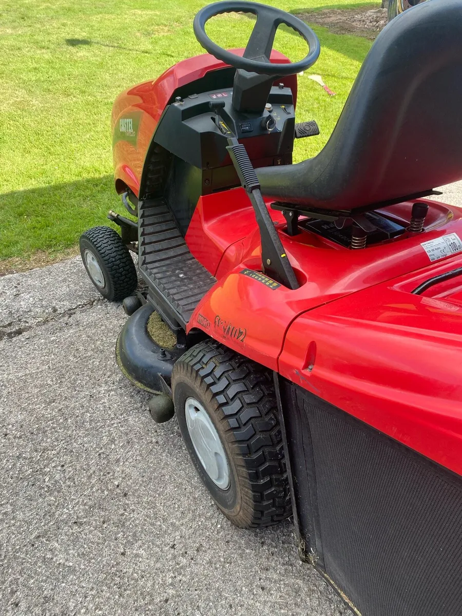 Ride on lawn mower - Image 4