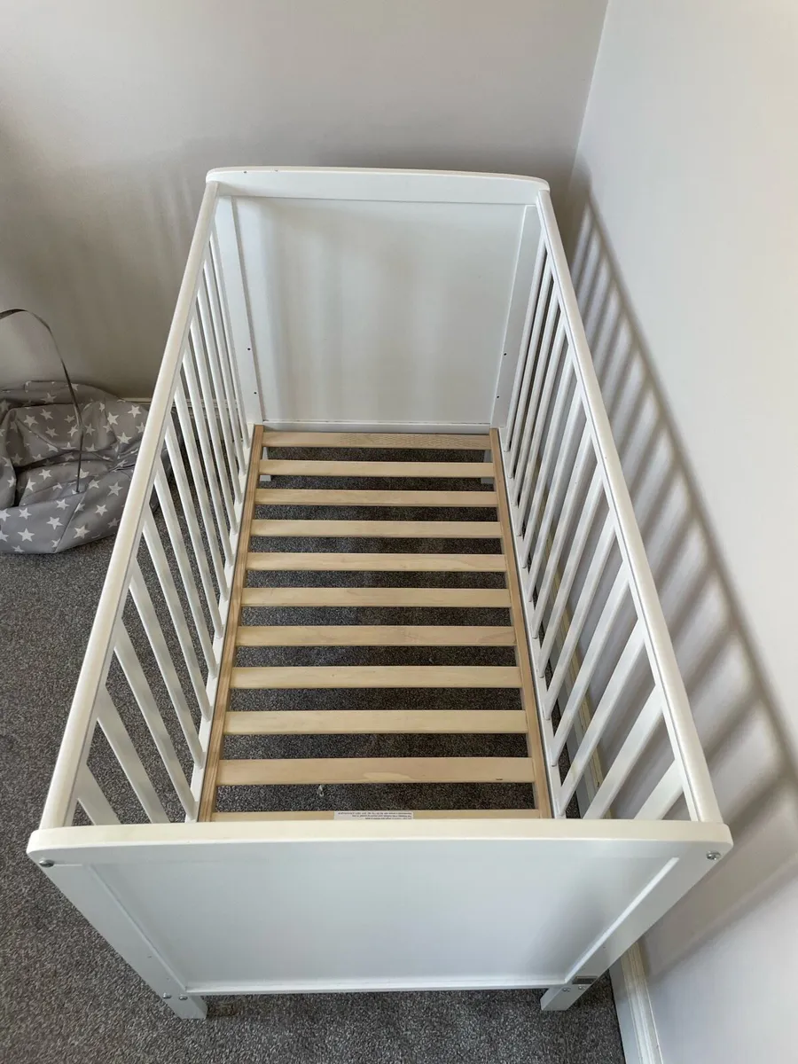 Baby cot - Image 2