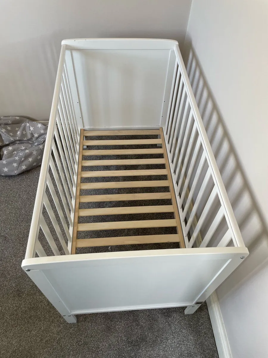 Baby cot - Image 3