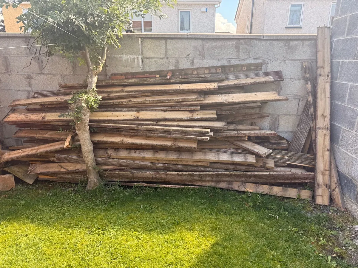Free decking to be taken for free - Image 1
