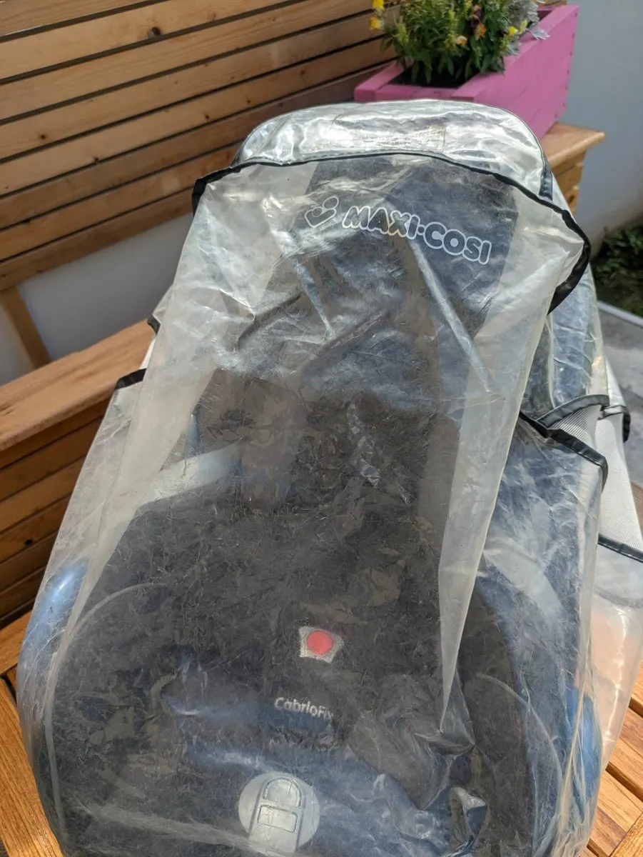 Baby car seat and isofix attachment - Image 4