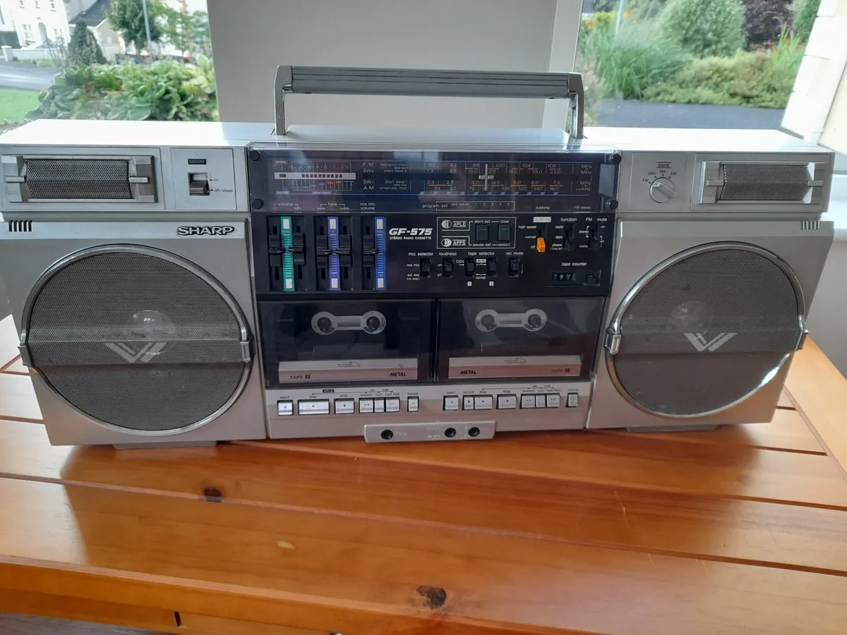 SHARP GF575 ZB RADIO STEREO - Image 1