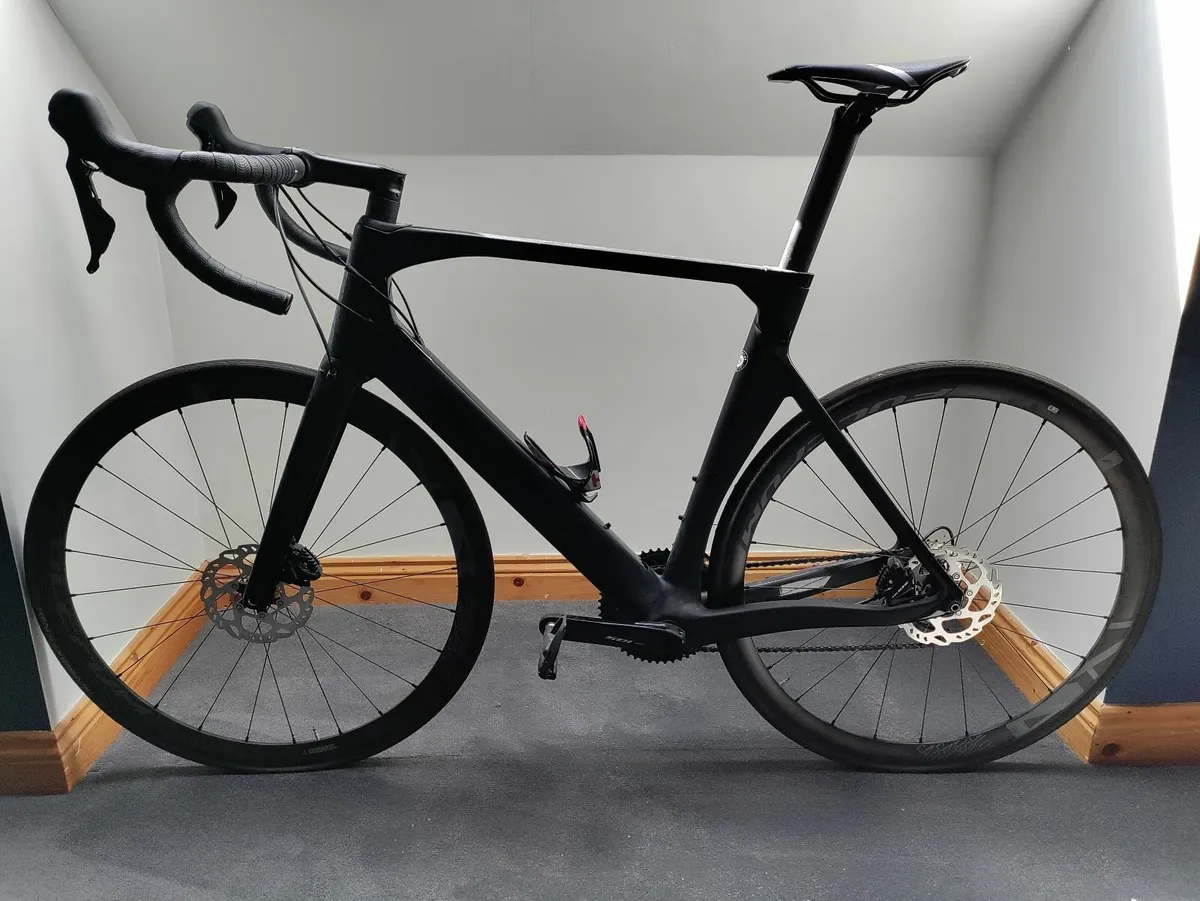 Orbea Orca M30 – 57cm Carbon Road Bike - Image 1