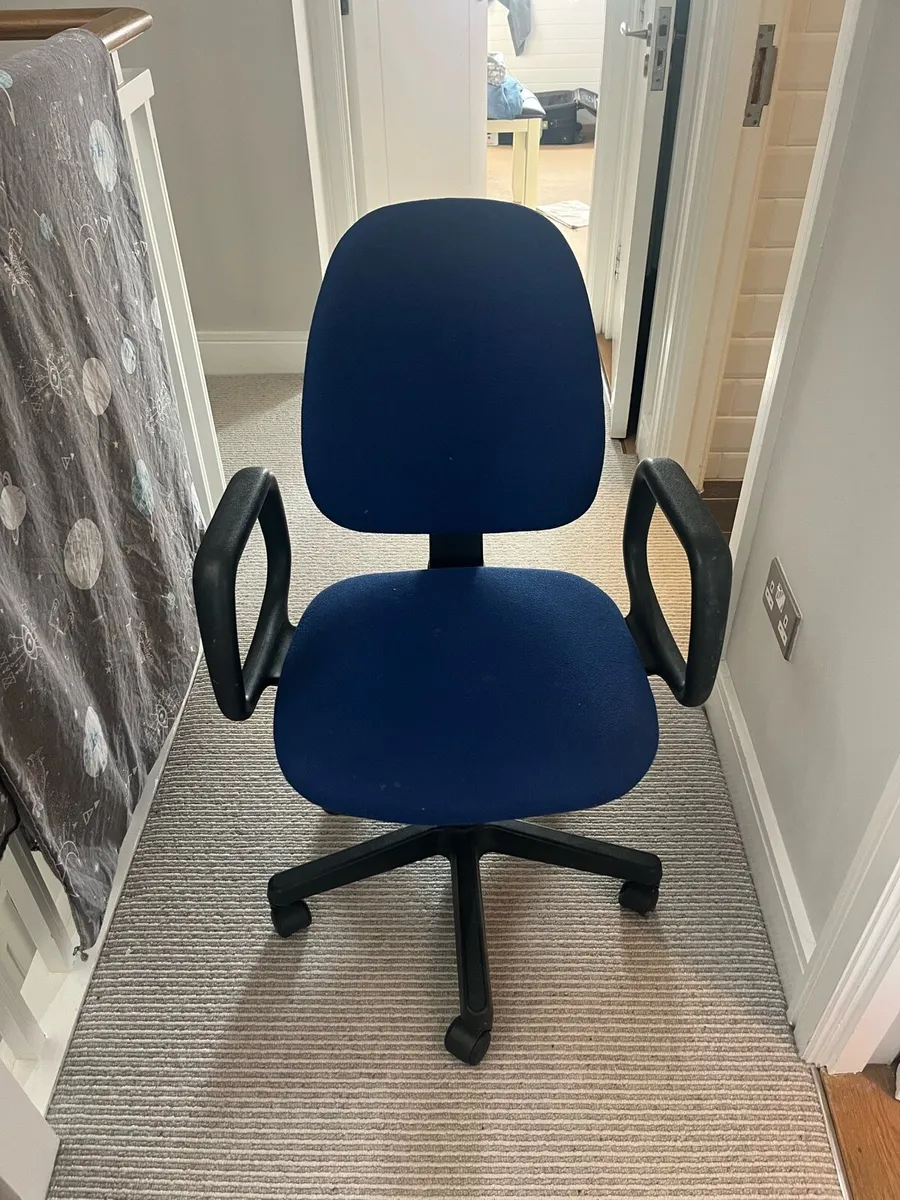 Desk chair - Image 1