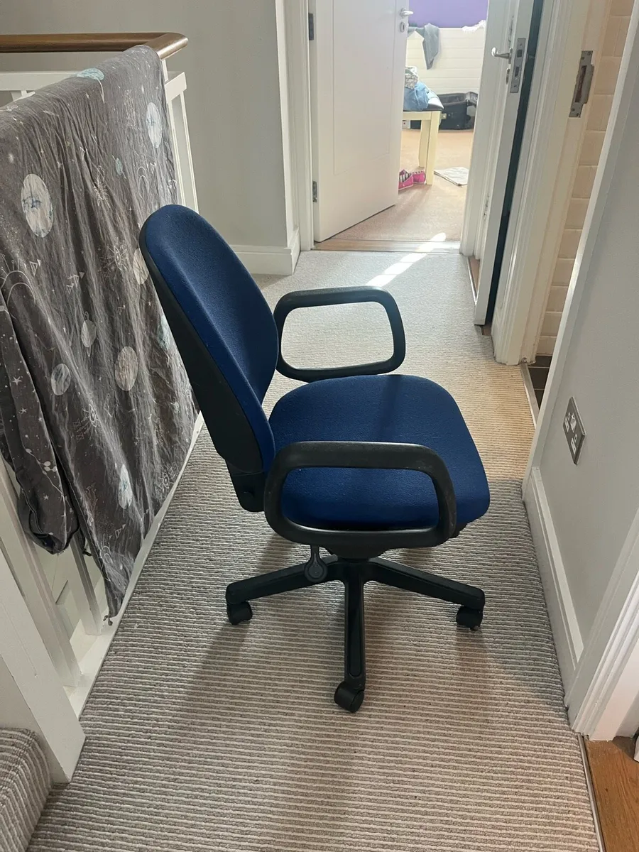 Desk chair - Image 3
