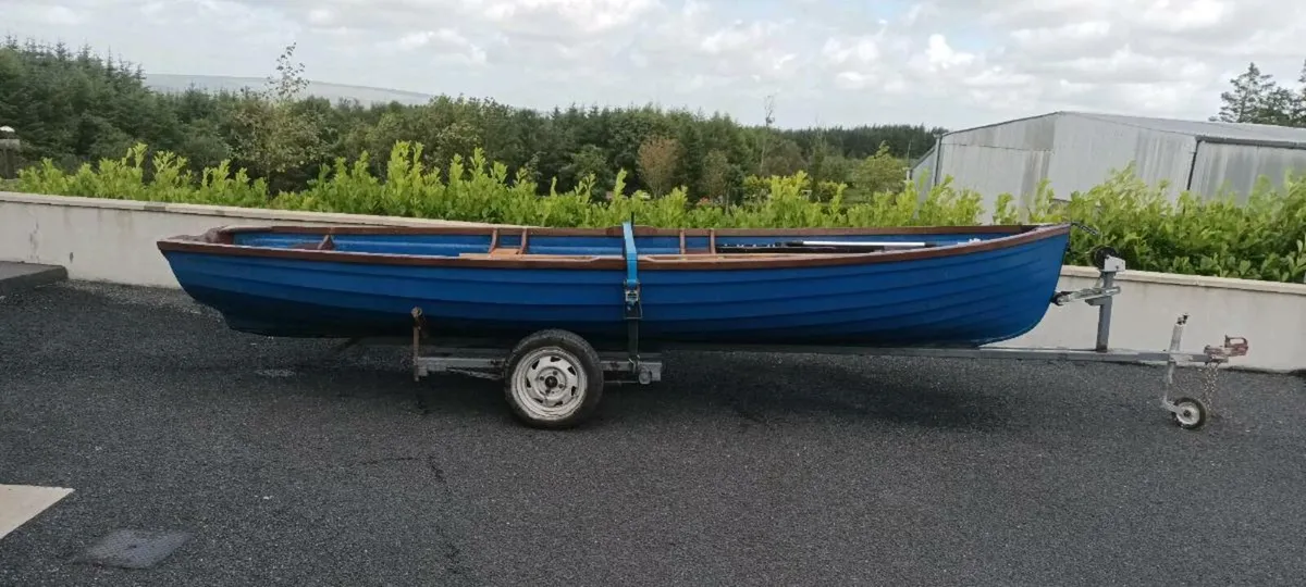 17ft lake boat €1500 ono - Image 1
