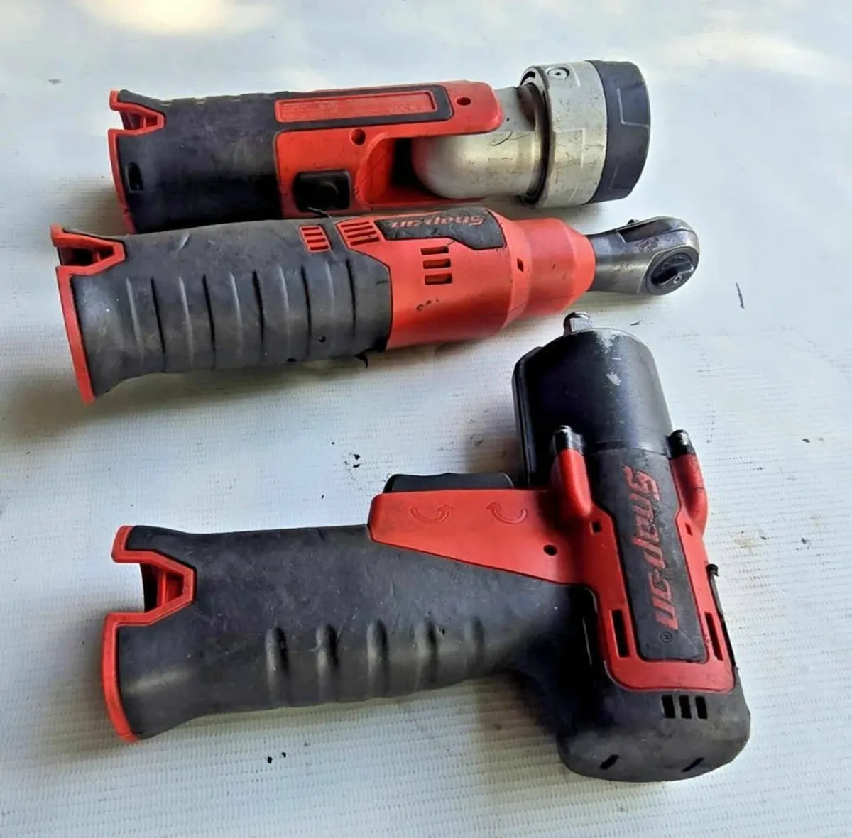Impact Ratchet Light Batteries Charger - Image 3
