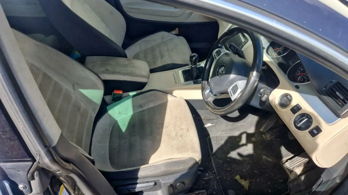 2010 Volkswagen CC Breaking - Image 2