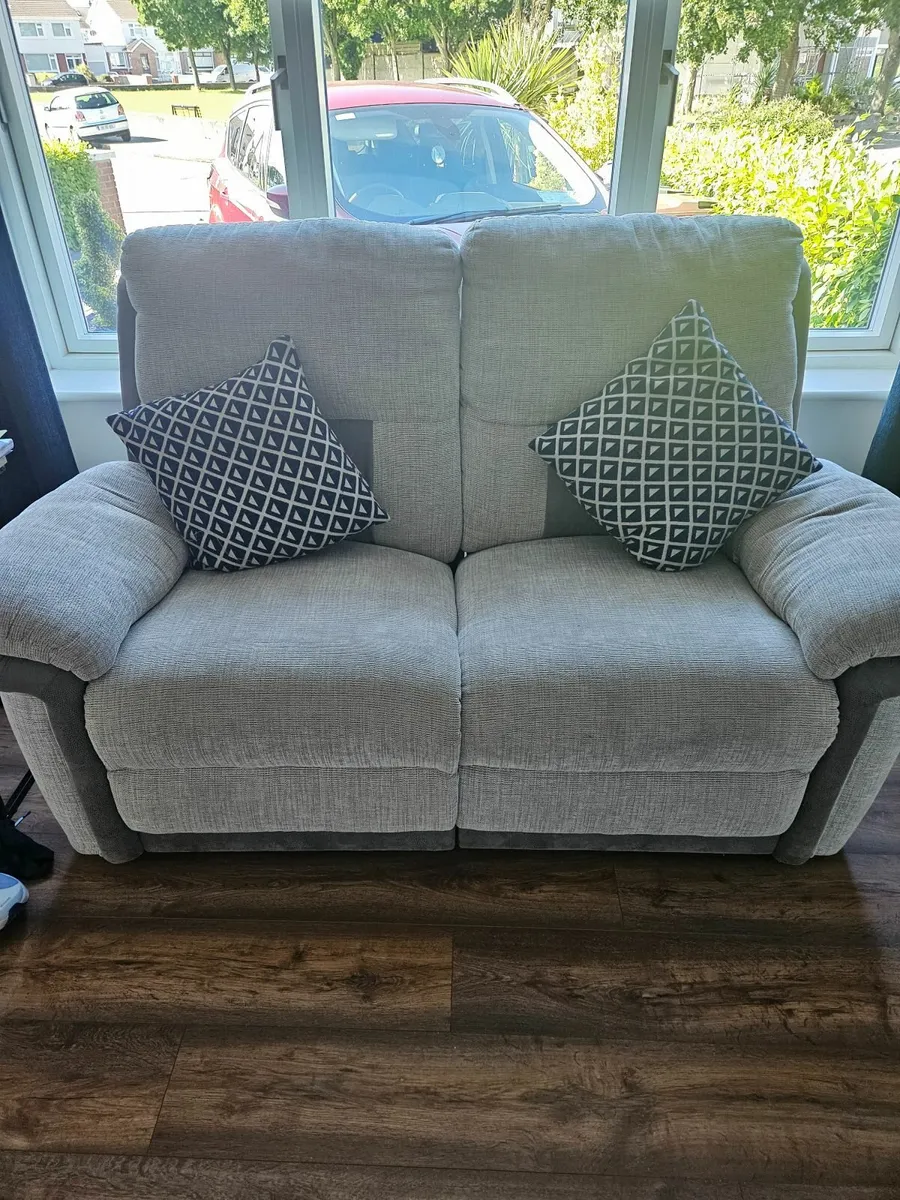 2 seater recliner - Image 2