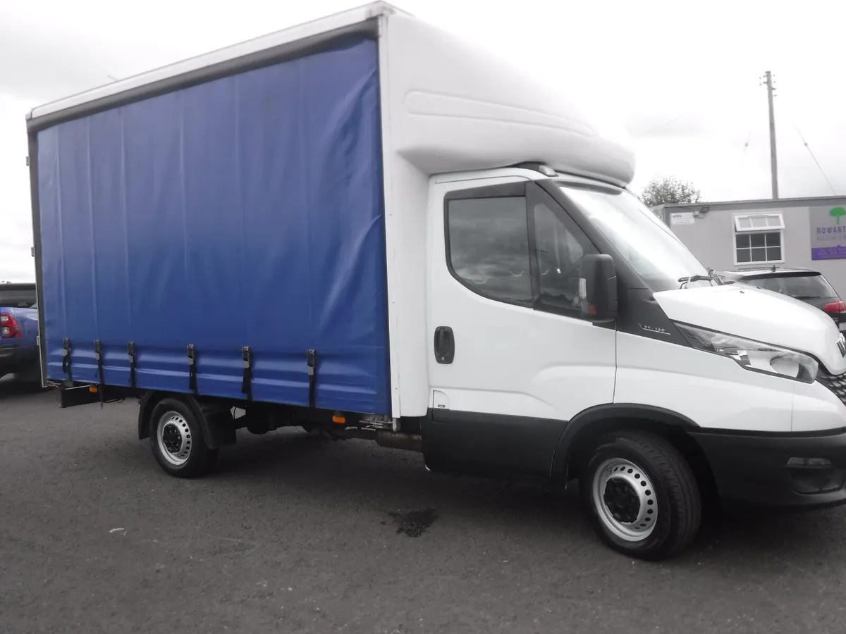 Iveco 35-140 2021 curtainsider 13ft 8" barn doors. - Image 1
