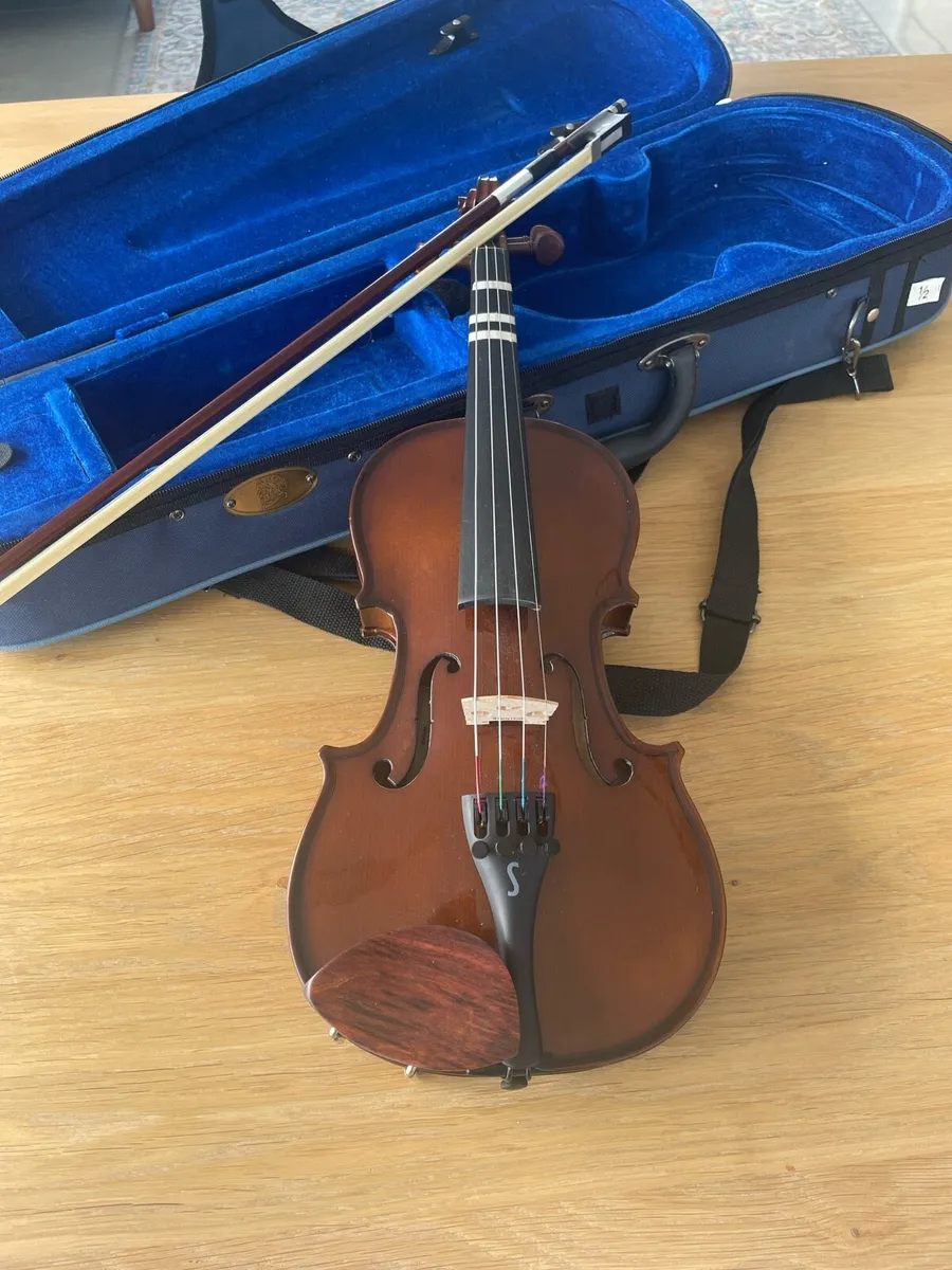 Stentor Student Standard Violin Outfit, 1/2 - Image 1