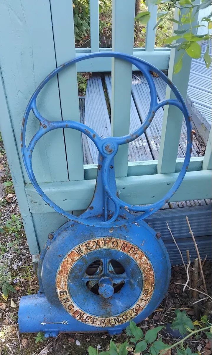 Bellows