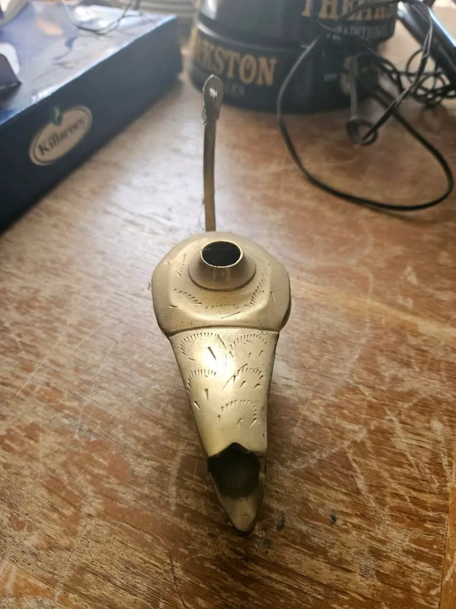 Vintage Brass Lamp no Genie - Image 4