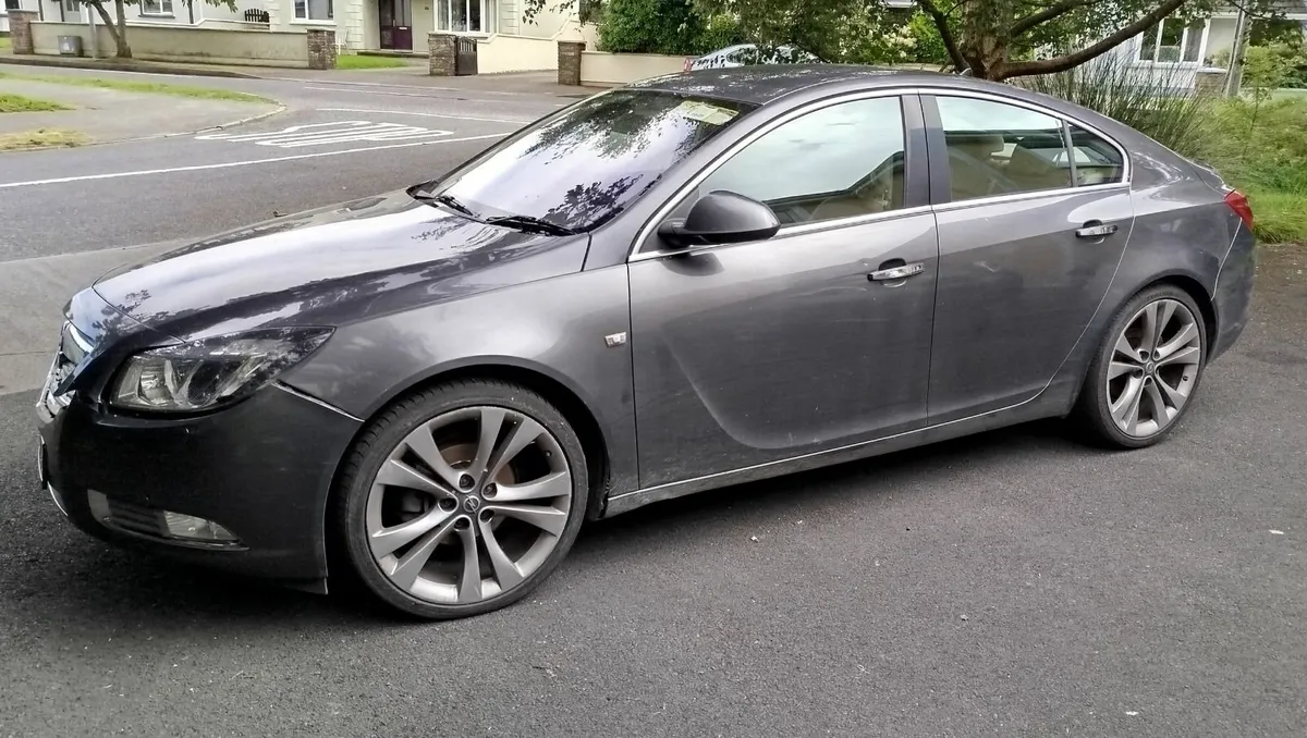 2011 Opel Insignia Elite (Cat. C write off) - Image 1