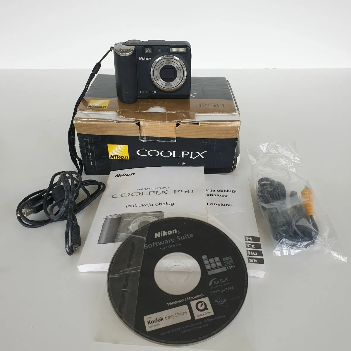 Nikon Coolpix P50 8.1 MP digital Camera - Image 2