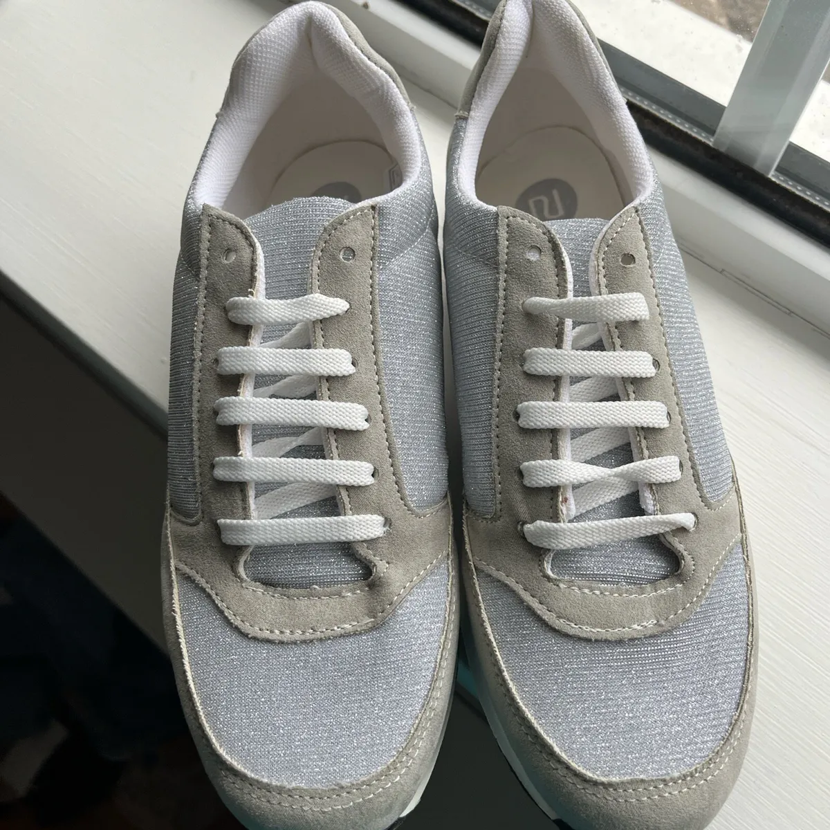 River Island Trainers. - Image 1