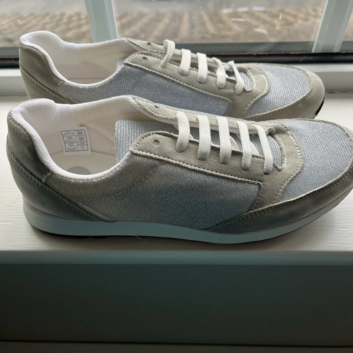 River Island Trainers. - Image 3