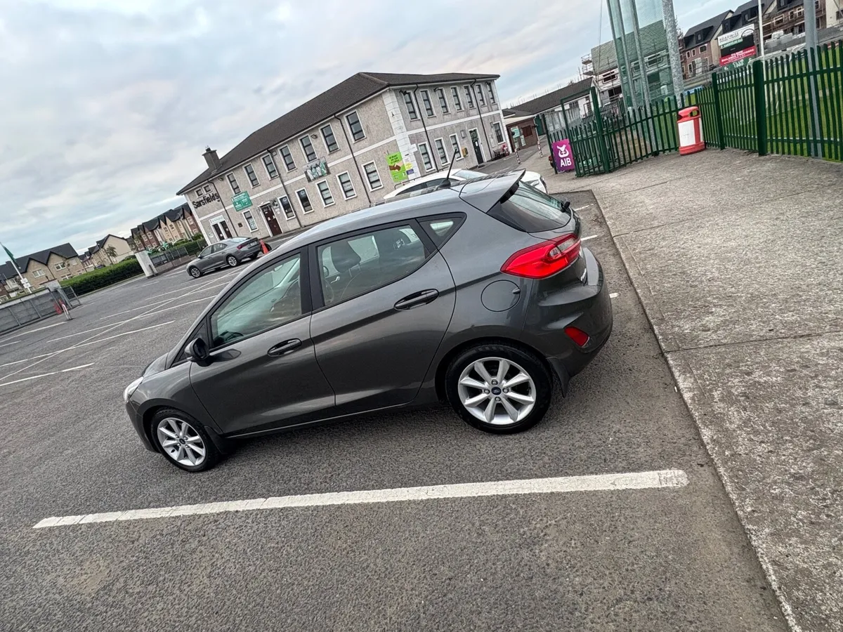 Ford Fiesta 2018 - Image 2