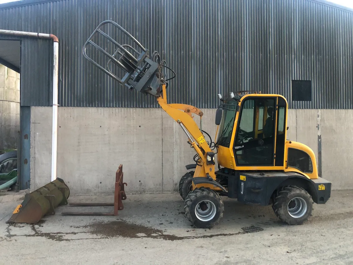 2020 HZM 908 mini loader - Image 1