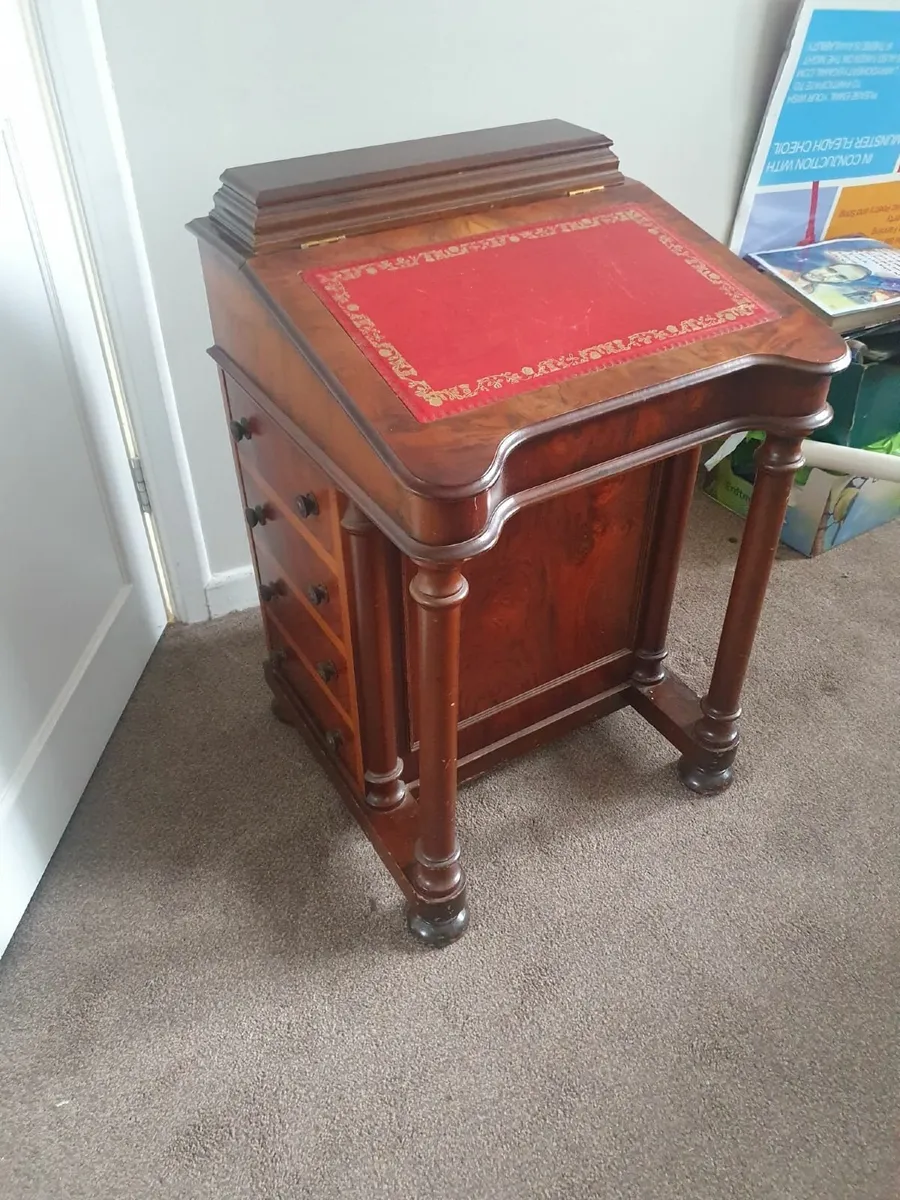 Davenport Bureau - Image 1