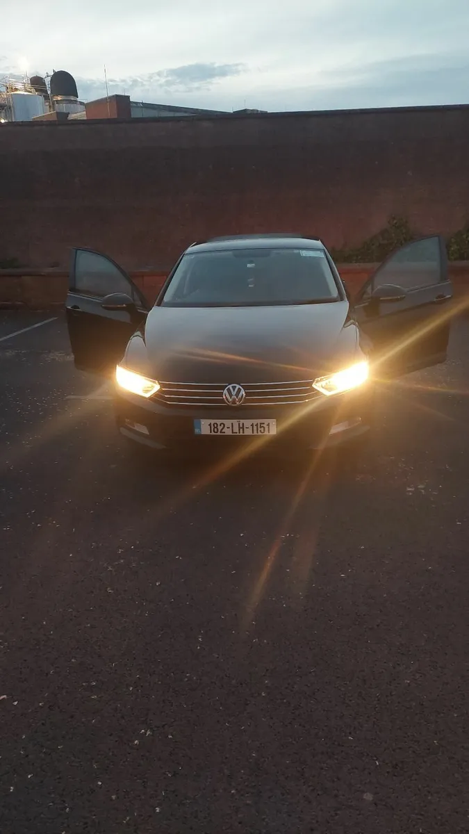 Volkswagen Passat 2018 - Image 3