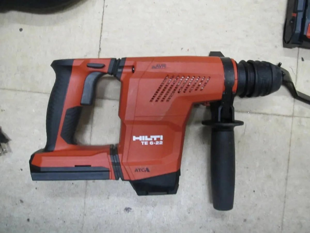 HILTI 3pc Kit – Bandsaw, Hammer, Grinder - Image 3