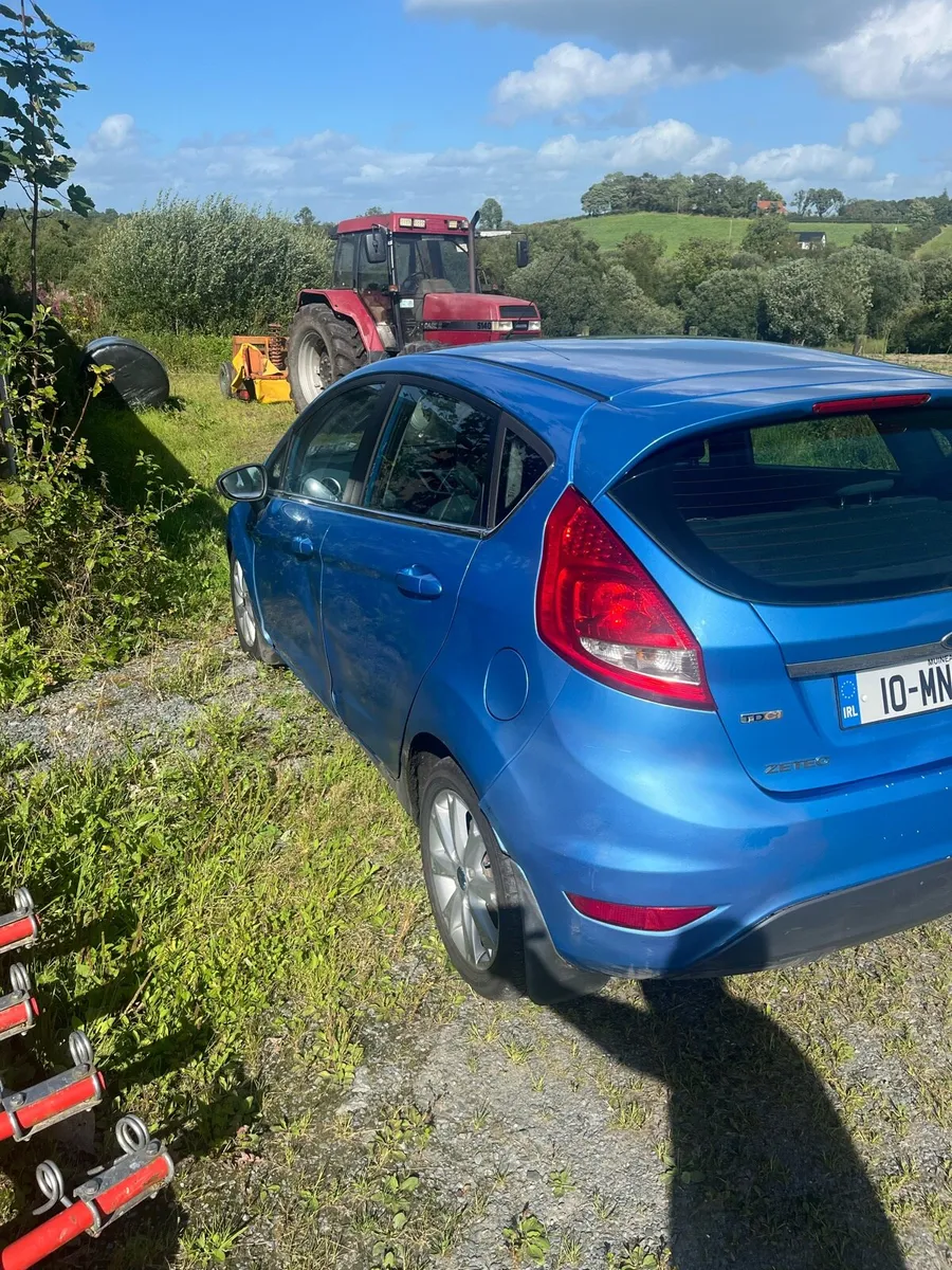Ford fiesta - Image 4