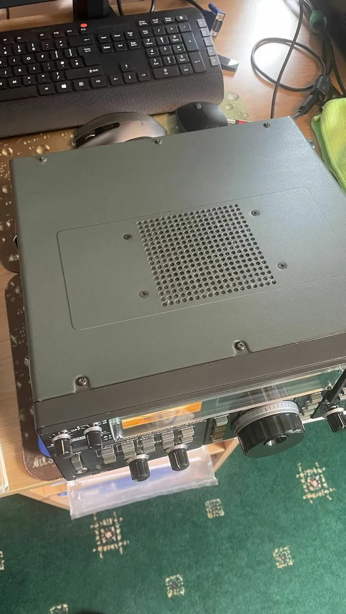 Ham Radio ICOM IC-R7000 Communications Receiver - Image 1