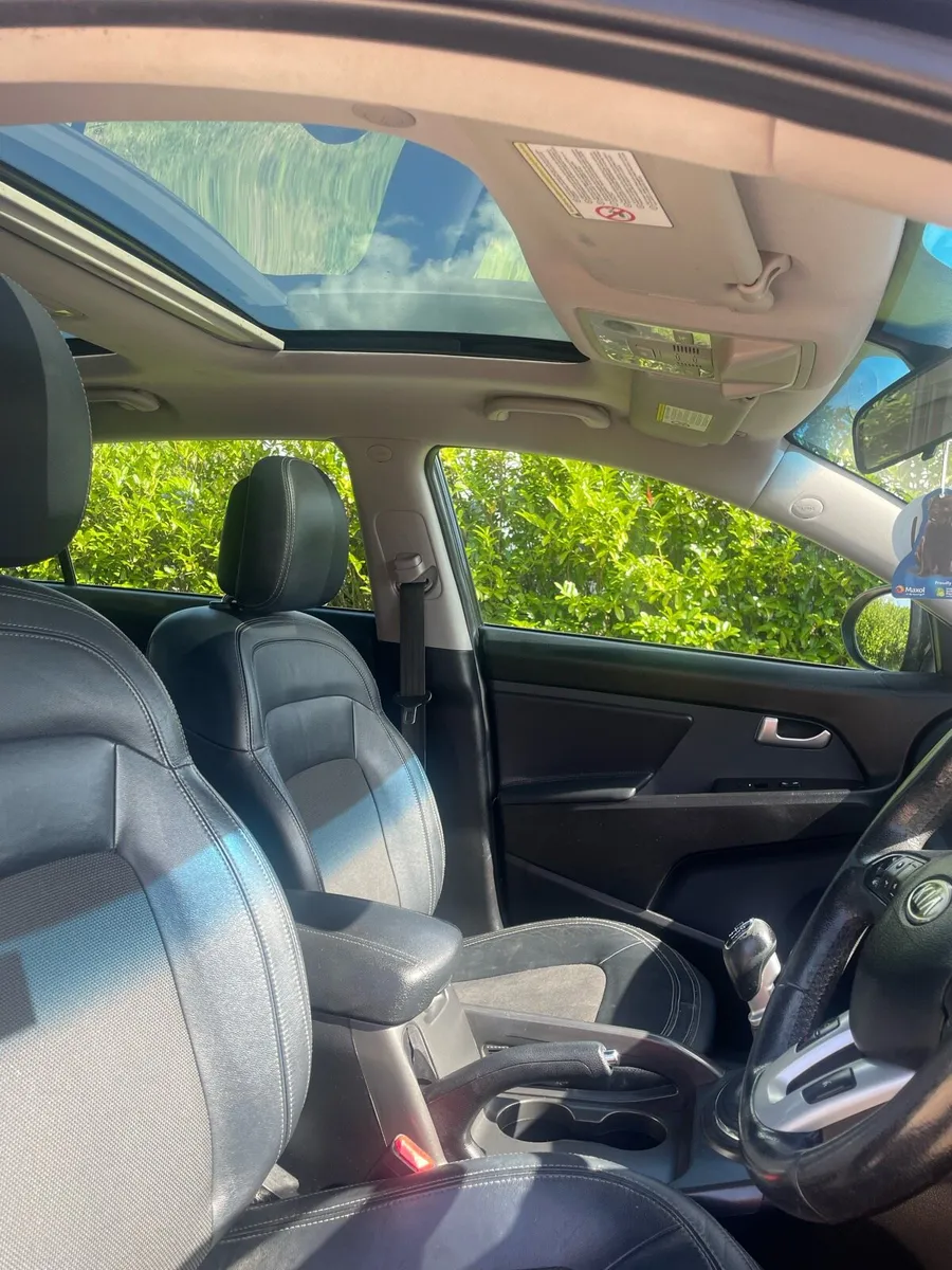 Kia Sportage -High Spec - Image 2