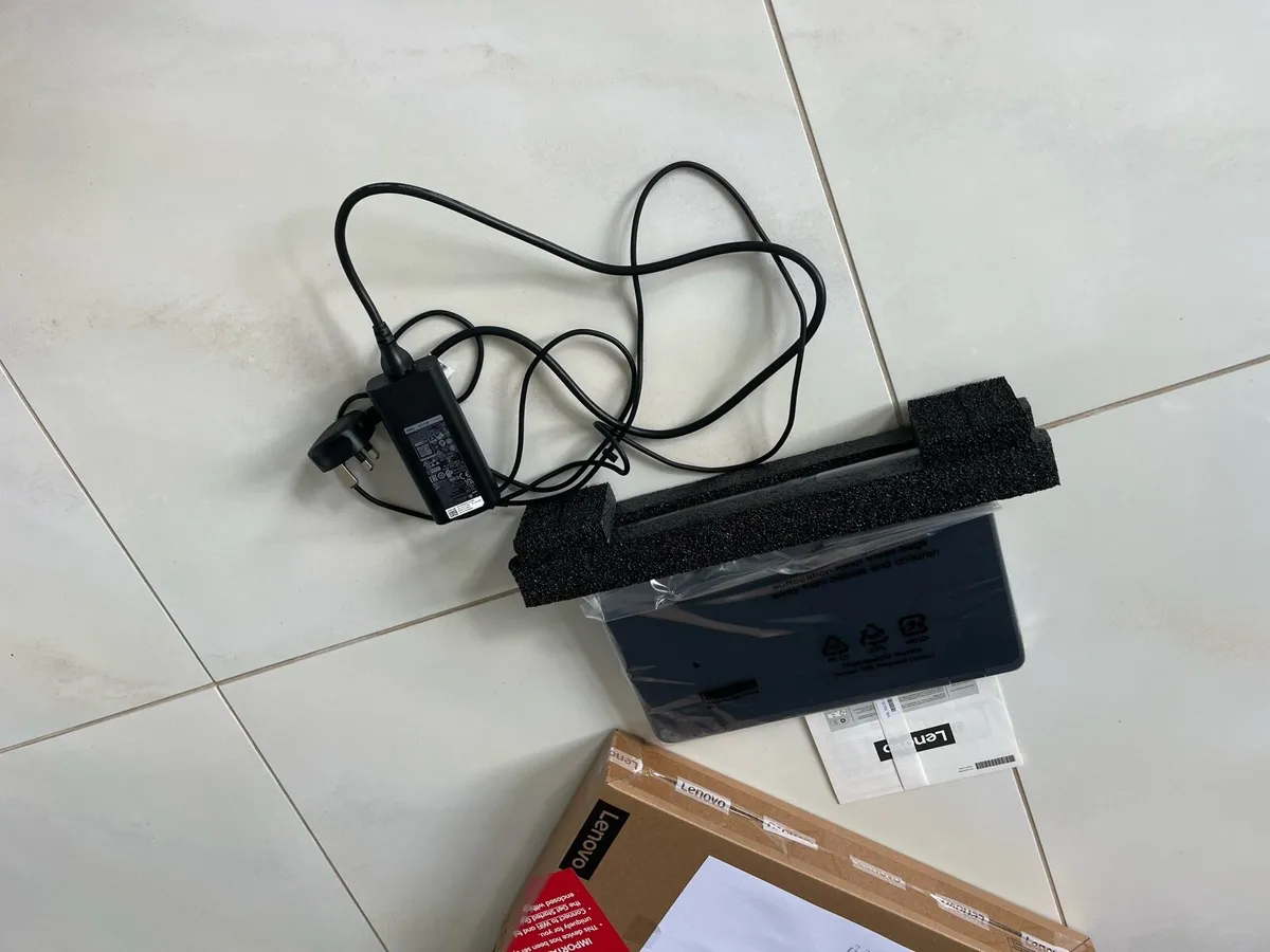 Lenovo laptop - Image 4