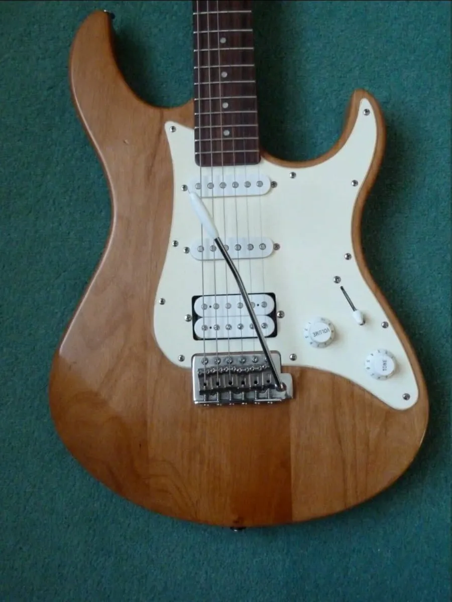 Yamaha "Pacifica" Electric Guitar in Hiscox - Image 2