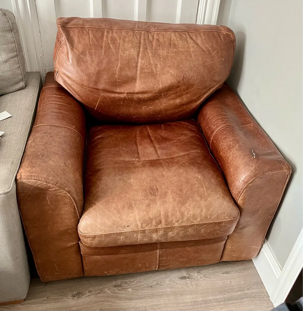 Leather arm chair