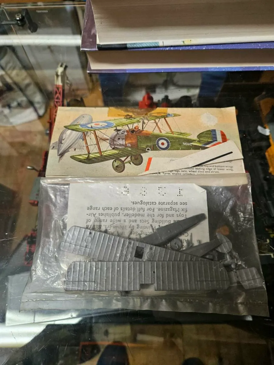 Vintage Airfix WW1 Sopwith Camel - Image 1