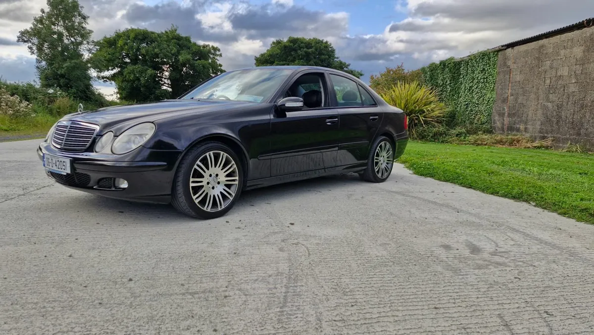 Mercedes-Benz E200, NCT 08-26 - Image 2