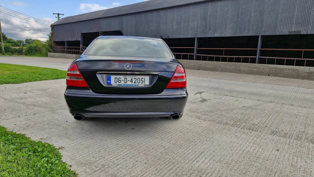 Mercedes-Benz E200, NCT 08-26 - Image 4