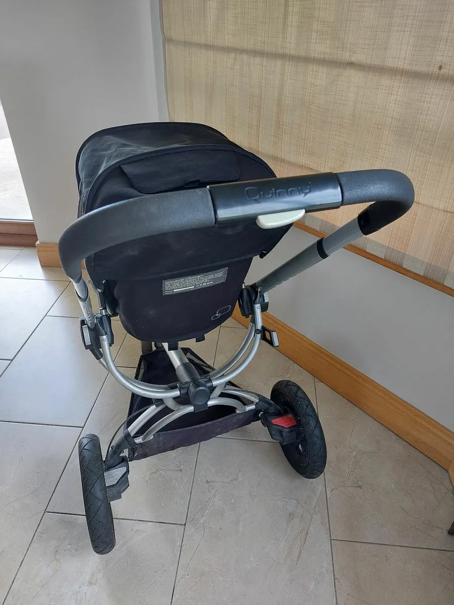 Quinny pushchair and carry cot - Image 3