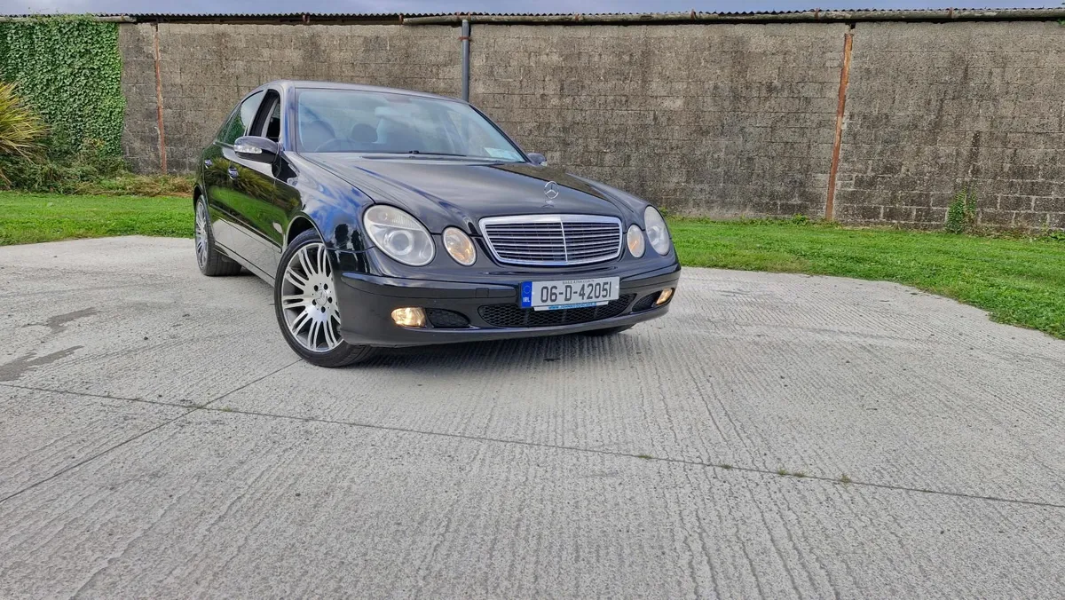 Mercedes-Benz E200, NCT 08-26 - Image 1