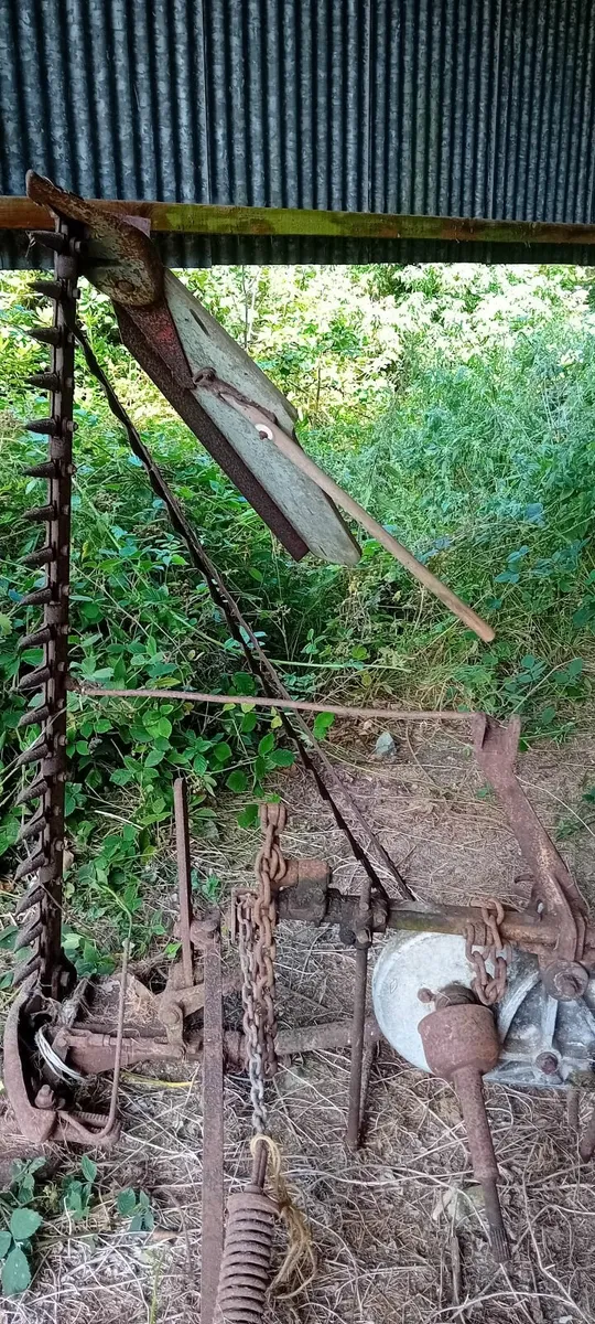 Vintage machinery - Image 1
