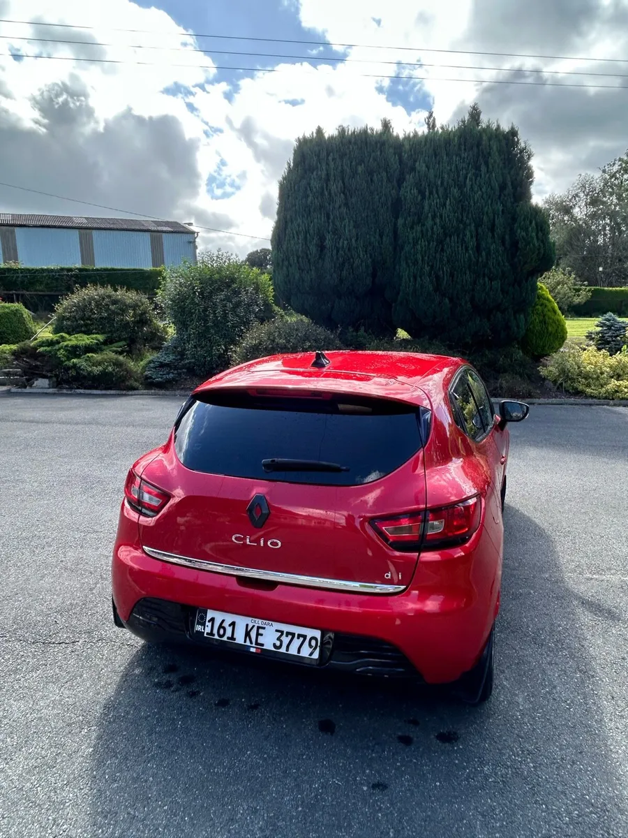 Renault Clio - Image 4