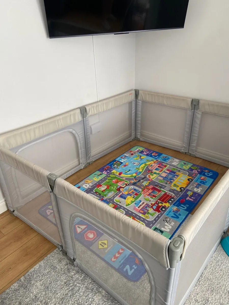 Foldable Playpen - Image 1